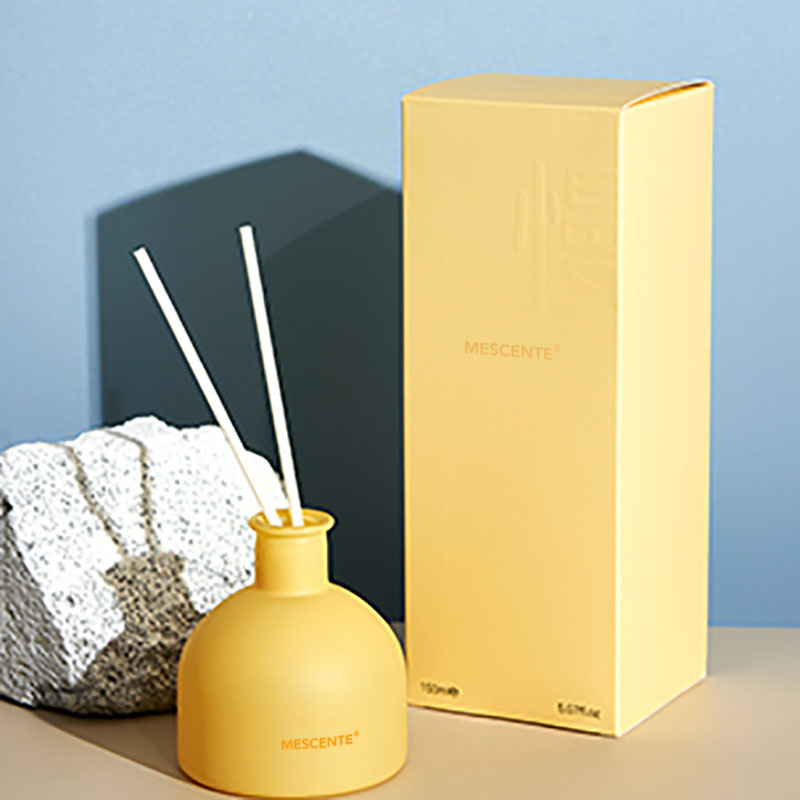 M & odor hotsale luxuriae odore redolens odore essentiale oleum Rubrum diffusor cum rattan haeret