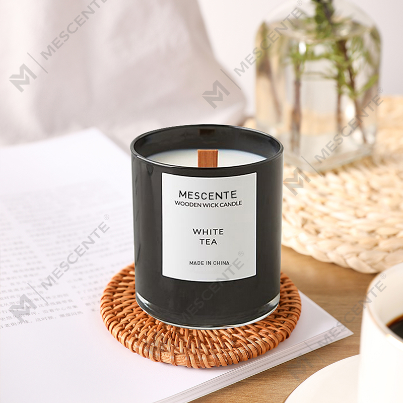 Pri- mescente pittacio albo tea soy cereis odorata In Jars