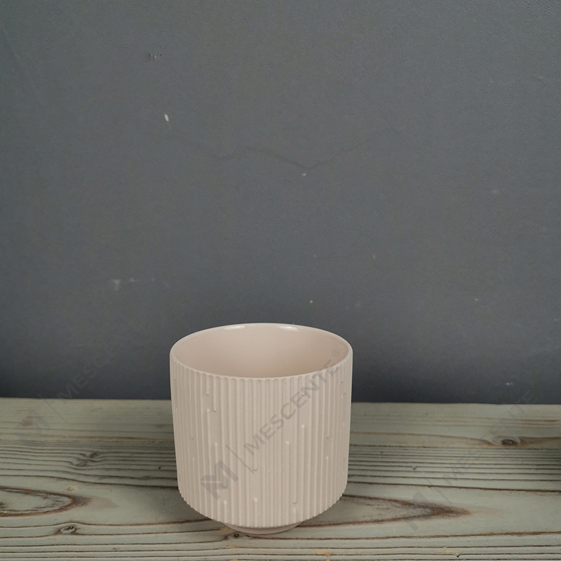 M&Solent Lupum Luxuria Ceramic Inanis Quadratus Matte Black Unique Amber Candle jars With Wooden Lids